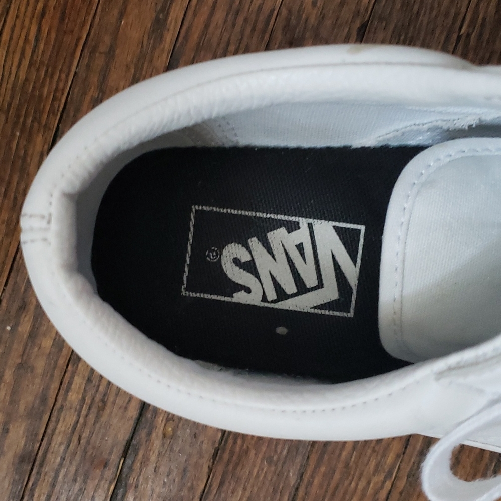 Vans - Picture 2 of 3
